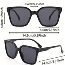 Marbella bold square sunglasses with a black frame and grey lenses, view 3